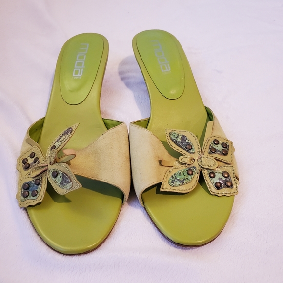 Moda International Shoes - Moda Green Leather/Suede Flower Design Sandal 8.5